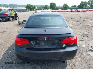 2011 BMW 3 Series 335i z VIN WBADX7C58BE578914, wystawiony jako IAAI lot #42436629 z przebiegiem 91 925 mil mil oraz . Historia ofert i sprzedaży dostępna na DreamBid. Obrazek 17.