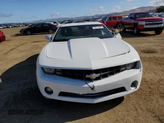 2013 Chevrolet Camaro LS z VIN 2G1FA1E39D9137510, wystawiony jako Copart lot #56770245 z przebiegiem 139 309 mil mil oraz Szkoda całkowita • Salvage title. Historia ofert i sprzedaży dostępna na DreamBid. Obrazek 5.