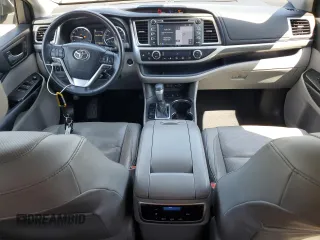 2018 Toyota Highlander Limited с VIN 5TDDZRFH2JS808454, выставлен на аукционе Copart как лот 64466025 с пробегом 77 291 миль миль и Списание • Salvage title. История ставок и продаж доступна на DreamBid. Изображение 8.
