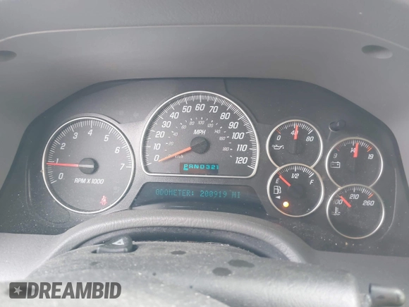 2005 GMC Envoy SLT with VIN 1GKDT13S752276414, listed as a IAAI auction lot 41052684 with 200,919 mi miles. Bid and sale history available at carsss.com. Image 7.