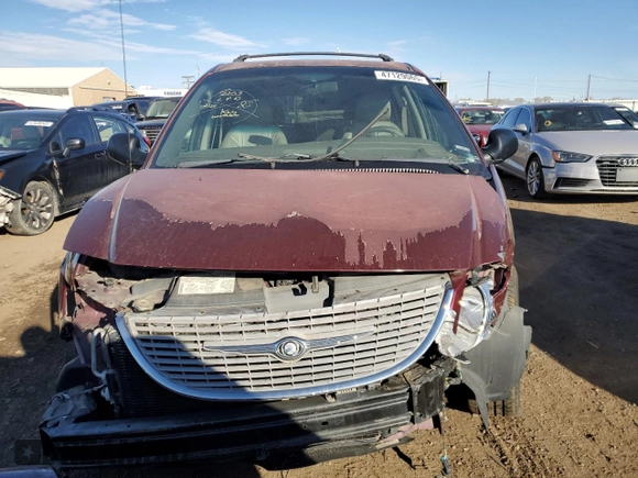 2001 Chrysler Town & Country LXi with VIN 2C4GP54L81R147203, listed as a Copart auction lot 47129065 with 140,036 mi miles and Salvage Title. Bid and sale history available at DreamBid. Image 5.