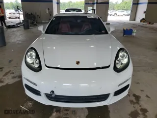 2016 Porsche Panamera 4 with VIN WP0AA2A70GL001232, listed as a Copart auction lot 66872964 with 42,702 mi miles and Salvage Title. Bid and sale history available at carsss.com. Image 5.