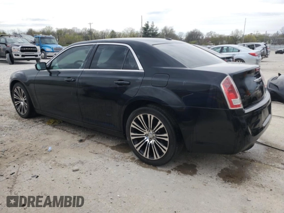 2014 Chrysler 300 S z VIN 2C3CCABG0EH163212, wystawiony jako Copart lot #52179045 z przebiegiem 167 232 mil mil oraz Nie do naprawy • Non repairable. Historia ofert i sprzedaży dostępna na DreamBid. Obrazek 2.