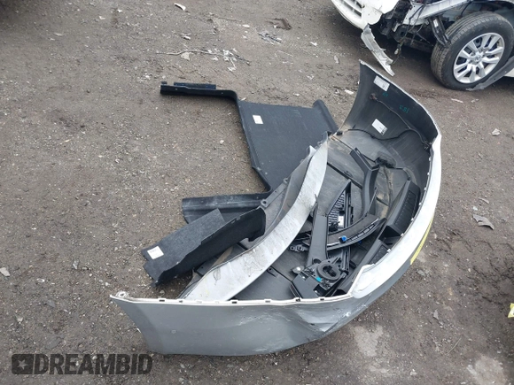 2018 Tesla Model S 75D с VIN 5YJSA1E26JF264767, выставлен на аукционе IAAI как лот 42434614 с пробегом 38 054 миль миль и . История ставок и продаж доступна на DreamBid. Изображение 12.