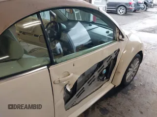 2009 Volkswagen Beetle S с VIN 3VWRG31Y89M409086, выставлен на аукционе IAAI как лот 41890714 с пробегом 100 034 миль миль и . История ставок и продаж доступна на DreamBid. Изображение 6.