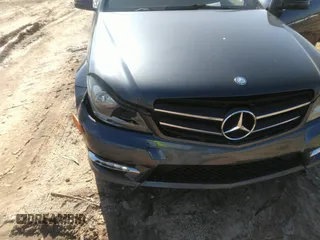 2014 Mercedes-Benz C 250 с VIN WDDGJ4HB0EG255759, выставлен на аукционе IAAI как лот 41967935 с пробегом 146 275 миль миль и . История ставок и продаж доступна на DreamBid. Изображение 6.
