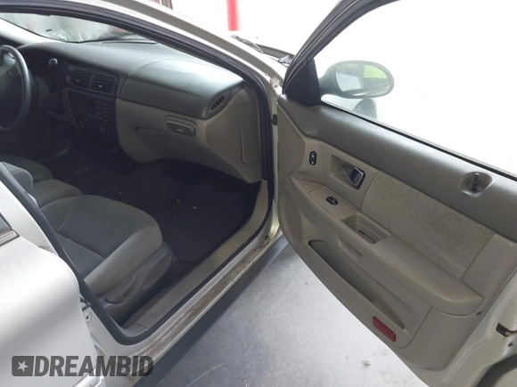 2001 Ford Taurus SE Standard with VIN 1FAFP58U91G202523, listed as a IAAI auction lot 42092190 with 197,961 mi miles. Bid and sale history available at carsss.com. Image 5.