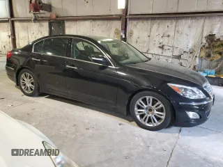 2013 Hyundai Genesis 3.8L z VIN KMHGC4DDXDU214241, wystawiony jako Copart lot #55467125 z przebiegiem 70 079 mil mil oraz Szkoda całkowita • Salvage title. Historia ofert i sprzedaży dostępna na DreamBid. Obrazek 4.