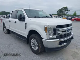 2019 Ford F-250 XL z VIN 1FT7W2B60KEG48616, wystawiony jako IAAI lot #42060344 z przebiegiem 170 986 mil mil oraz . Historia ofert i sprzedaży dostępna na DreamBid. Obrazek 1.