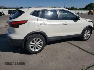 2017 Nissan Rogue SV with VIN JN1BJ1CR4HW133863, listed as a Copart auction lot 62645135 with 66,170 mi miles and Salvage title. Bid and sale history available at DreamBid. Image 3.