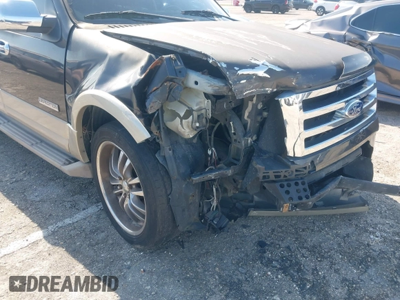 2007 Ford Expedition Eddie Bauer с VIN 1FMFU17587LA26789, выставлен на аукционе IAAI как лот 41996796 с пробегом 163 159 миль миль и . История ставок и продаж доступна на DreamBid. Изображение 6.