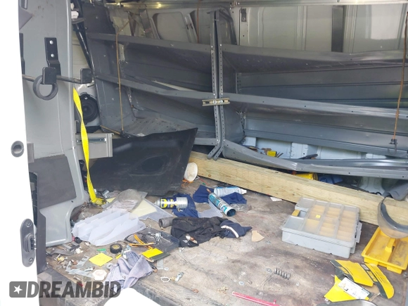2017 Ford Transit с VIN 1FTYE1YM6HKA37281, выставлен на аукционе IAAI как лот 42621448 с пробегом 150 825 миль миль и . История ставок и продаж доступна на DreamBid. Изображение 8.