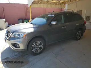 2019 Nissan Pathfinder S z VIN 5N1DR2MN5KC587088, wystawiony jako Copart lot #56762325 z przebiegiem 62 990 mil mil oraz Czysty tytuł • Clean title. Historia ofert i sprzedaży dostępna na DreamBid. Obrazek 1.