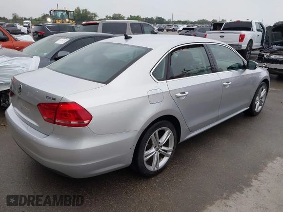 2015 Volkswagen Passat SE с VIN 1VWBV7A39FC031487, выставлен на аукционе IAAI как лот 41945088 с пробегом 171 742 миль миль и . История ставок и продаж доступна на DreamBid. Изображение 4.