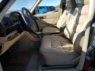 1989 Mercedes-Benz 420 with VIN WDBCA35EXKA440707, listed as a Copart auction lot 75636164 with 170,236 mi miles and Clean Title. Bid and sale history available at carsss.com. Image 7.