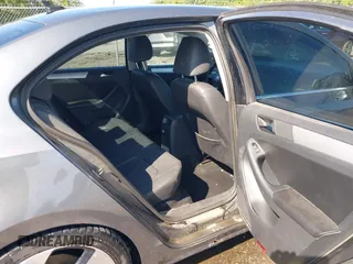 2011 Volkswagen Jetta SEL с VIN 3VWLZ7AJ9BM376079, выставлен на аукционе IAAI как лот 42388381 с пробегом 190 000 миль миль и . История ставок и продаж доступна на DreamBid. Изображение 8.