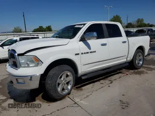 2012 Ram 1500 Outdoorsman z VIN 1C6RD7LT0CS308117, wystawiony jako Copart lot #55995885 z przebiegiem 122 387 mil mil oraz Szkoda całkowita • Salvage title. Historia ofert i sprzedaży dostępna na DreamBid. Obrazek 1.