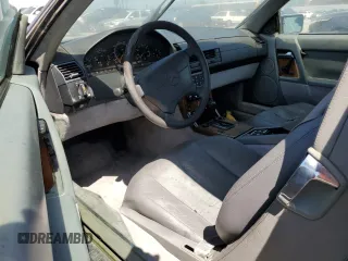 1992 Mercedes-Benz 500 z VIN WDBFA66E9NF050217, wystawiony jako Copart lot #58065965 z przebiegiem 143 456 mil mil oraz Tytuł czysty. Historia ofert i sprzedaży dostępna na DreamBid. Obrazek 8.