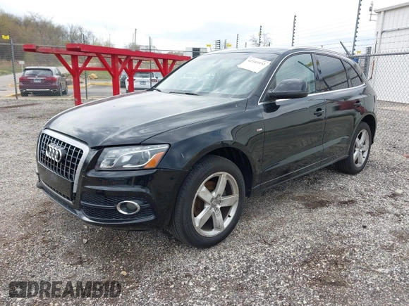 2012 Audi Q5 3.2L Premium Plus with VIN WA1DKAFP2CA040692, listed as a IAAI auction lot 42103532 with 177,382 mi miles. Bid and sale history available at carsss.com. Image 2.