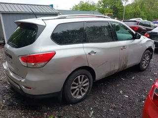 2014 Nissan Pathfinder Platinum with VIN 5N1AR2MM8EC695848, listed as a IAAI auction lot 42131526 with 154,227 mi miles and . Bid and sale history available at DreamBid. Image 4.