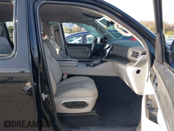 2023 Jeep Wagoneer Series II with VIN 1C4SJSBP7PS552833, listed as a IAAI auction lot 42323132 with 16,665 mi miles and . Bid and sale history available at DreamBid. Image 5.