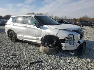 2023 Mitsubishi Outlander SEL with VIN JA4J3VA87PZ015317, listed as a Copart auction lot 83313744 with 44,240 mi miles and Salvage Title. Bid and sale history available at carsss.com. Image 4.
