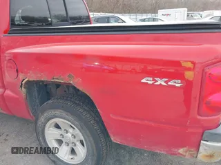 2008 Dodge Dakota SLT z VIN 1D7HW48K88S594342, wystawiony jako IAAI lot #41819673 z przebiegiem 116 134 mil mil oraz . Historia ofert i sprzedaży dostępna na DreamBid. Obrazek 12.