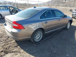 2007 Volvo S80 I6 with VIN YV1AS982071023821, listed as a IAAI auction lot 41875274 with 202,053 mi miles. Bid and sale history available at carsss.com. Image 4.