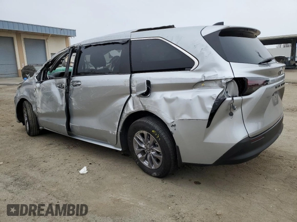 2024 Toyota Sienna LE with VIN 5TDKRKEC6RS194217, listed as a Copart auction lot 45793775 with 71,615 mi miles and Salvage Title. Bid and sale history available at carsss.com. Image 2.
