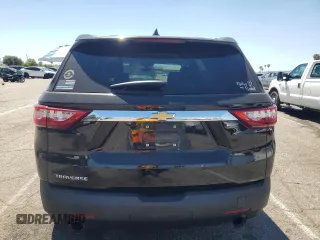 2018 Chevrolet Traverse LS z VIN 1GNERFKW5JJ255102, wystawiony jako Copart lot #56252255 z przebiegiem 82 385 mil mil oraz Szkoda całkowita • Salvage title. Historia ofert i sprzedaży dostępna na DreamBid. Obrazek 6.