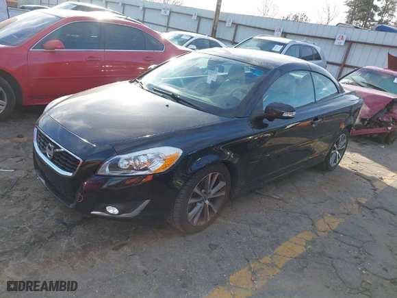 2013 Volvo C70 T5 with VIN YV1672MC2DJ139417, listed as a IAAI auction lot 41589476 with 71,890 mi miles. Bid and sale history available at carsss.com. Image 2.