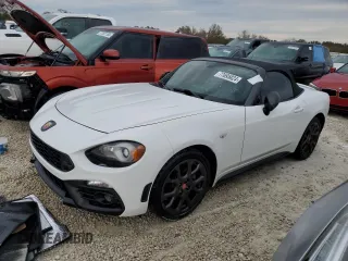 2019 FIAT 124 Spider Urbana Edition z VIN JC1NFAEK4K0140976, wystawiony jako Copart lot #77695824 z przebiegiem 36 918 mil mil oraz Szkoda całkowita • Salvage title. Historia ofert i sprzedaży dostępna na DreamBid. Obrazek 1.