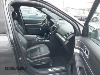 2017 Ford Explorer Sport z VIN 1FM5K8GT0HGB83753, wystawiony jako IAAI lot #40718586 z przebiegiem 101 980 mil mil oraz . Historia ofert i sprzedaży dostępna na DreamBid. Obrazek 5.