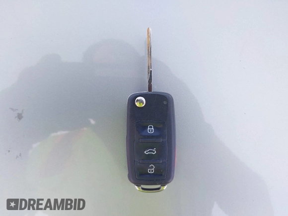 2014 Volkswagen Passat SE с VIN 1VWBN7A35EC028438, выставлен на аукционе IAAI как лот 42172605 с пробегом 108 955 миль миль и . История ставок и продаж доступна на DreamBid. Изображение 11.