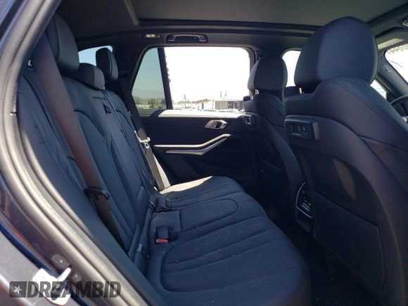 2021 BMW X5 sDrive40i z VIN 5UXCR4C02M9G93906, wystawiony jako Copart lot #63986844 z przebiegiem 32 411 mil mil oraz Szkoda całkowita • Salvage title. Historia ofert i sprzedaży dostępna na DreamBid. Obrazek 11.
