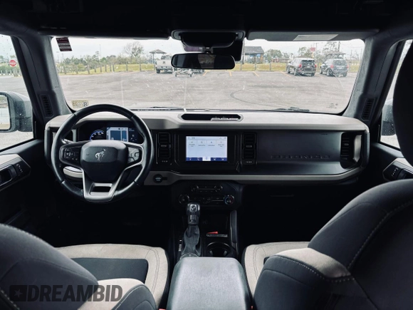 2021 Ford Bronco with VIN 1FMDE5BH8MLA83132, listed as a Copart auction lot 54382935 with 31,192 mi miles and Salvage title. Bid and sale history available at DreamBid. Image 9.