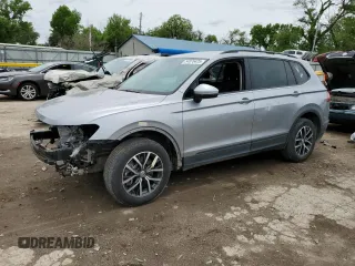 2021 Volkswagen Tiguan S z VIN 3VV1B7AX5MM062422, wystawiony jako Copart lot #54876425 z przebiegiem 114 550 mil mil oraz Nie do naprawy • Non repairable. Historia ofert i sprzedaży dostępna na DreamBid. Obrazek 1.