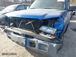 2003 Chevrolet Silverado 1500 Work Truck with VIN 1GCEC19X33Z360611, listed as a IAAI auction lot 41274217 with 152,523 mi miles. Bid and sale history available at carsss.com. Image 6.
