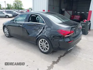 2021 Mercedes-Benz A 220 z VIN W1K3G4FB3MJ278745, wystawiony jako IAAI lot #42386479 z przebiegiem 33 282 mil mil oraz . Historia ofert i sprzedaży dostępna na DreamBid. Obrazek 3.
