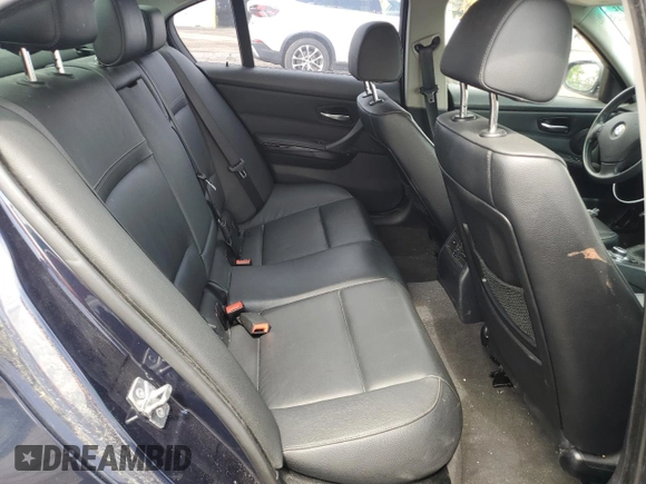 2009 BMW 3 Series 328i with VIN WBAPH73569A171010, listed as a Copart auction lot 61923715 with 209,062 mi miles and Salvage title. Bid and sale history available at DreamBid. Image 10.