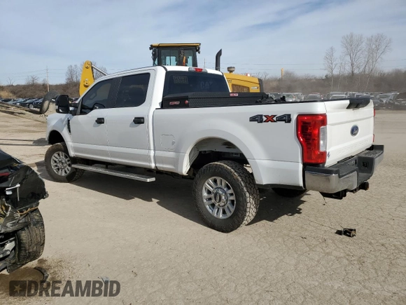 2018 Ford Super Duty F-250 SRW XL with VIN 1FT7W2B6XJEB68792, listed as a Copart auction lot 45408075 with 117,110 mi miles and Salvage Title. Bid and sale history available at carsss.com. Image 2.