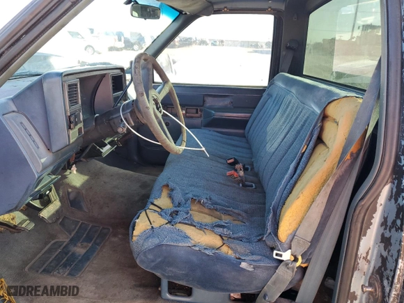 1989 Chevrolet C/K 1500 with VIN 1GCDC14K9KZ260812, listed as a Copart auction lot 47553475 with 340,196 mi miles and Salvage Title. Bid and sale history available at carsss.com. Image 7.