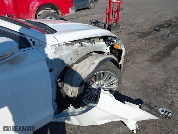 2014 Ford Fusion SE with VIN 3FA6P0HD6ER106415, listed as a IAAI auction lot 41689698 with 125,421 mi miles. Bid and sale history available at carsss.com. Image 6.