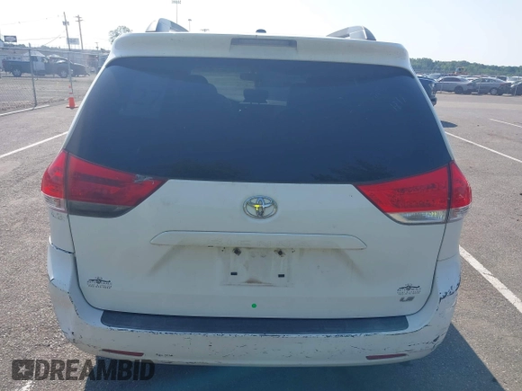 2011 Toyota Sienna LE AAS с VIN 5TDKK3DC7BS035000, выставлен на аукционе IAAI как лот 42571776 с пробегом 75 928 миль миль и . История ставок и продаж доступна на DreamBid. Изображение 16.