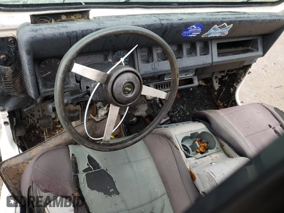 1995 Jeep Wrangler S with VIN 1J4FY19P7SP205053, listed as a Copart auction lot 84003534 with 215,769 mi miles and Salvage Title. Bid and sale history available at carsss.com. Image 8.
