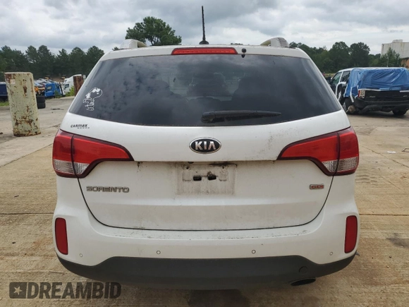 2015 Kia Sorento LX with VIN 5XYKTCA69FG562664, listed as a Copart auction lot 63301385 with 156,729 mi miles and Clean title. Bid and sale history available at DreamBid. Image 6.