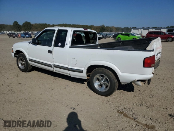 2001 Chevrolet S-10 LS with VIN 1GCCS195218201848, listed as a Copart auction lot 77393634 with 113,865 mi miles and Salvage Title. Bid and sale history available at DreamBid. Image 2.