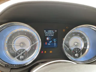 2012 Chrysler 300 Limited z VIN 2C3CCACGXCH251423, wystawiony jako Copart lot #58690525 z przebiegiem 143 881 mil mil oraz Czysty tytuł • Clean title. Historia ofert i sprzedaży dostępna na DreamBid. Obrazek 9.