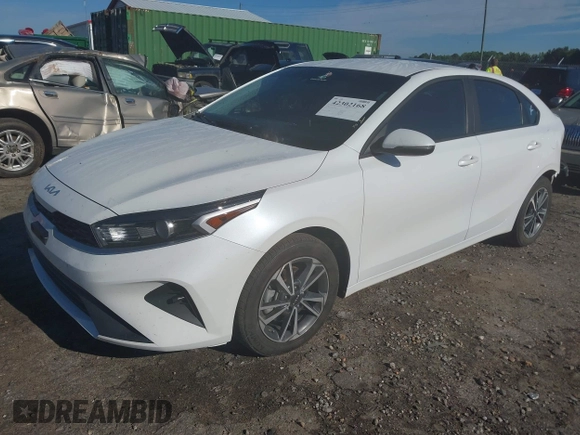 2024 Kia Forte LXS z VIN 3KPF24AD0RE778218, wystawiony jako IAAI lot #42302168 z przebiegiem 57 661 mil mil oraz . Historia ofert i sprzedaży dostępna na DreamBid. Obrazek 20.
