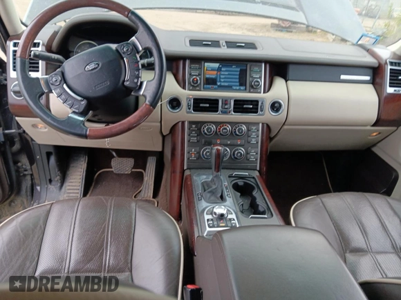 2011 Land Rover Range Rover HSE Lux z VIN SALMF1D42BA352103, wystawiony jako Copart lot #56767575 z przebiegiem 113 448 mil mil oraz Szkoda całkowita • Salvage title. Historia ofert i sprzedaży dostępna na DreamBid. Obrazek 8.